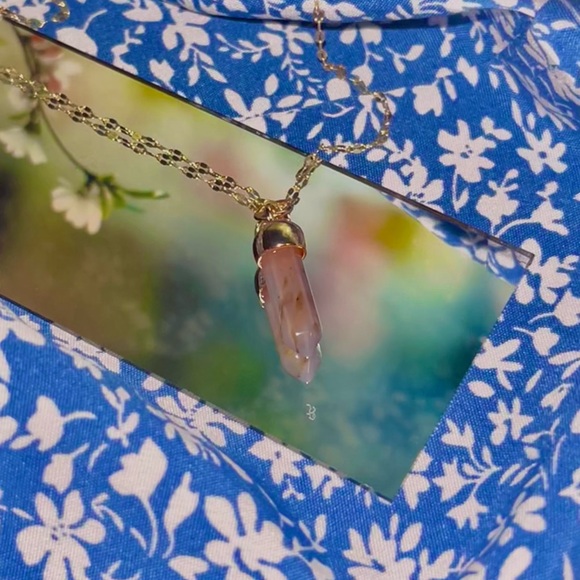 Dyed Agate Gold Necklace - Picture 2 of 2